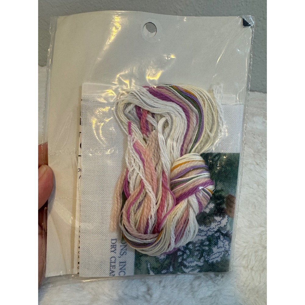 Vintage 1993 Dimensions Delicate Beauty Crewel Kit Carl Bauerle 5x7 Floral Girl - Picture 3 of 4
